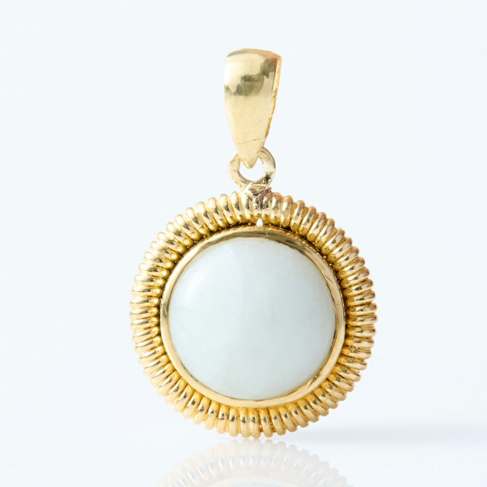 翡翠ペンダント