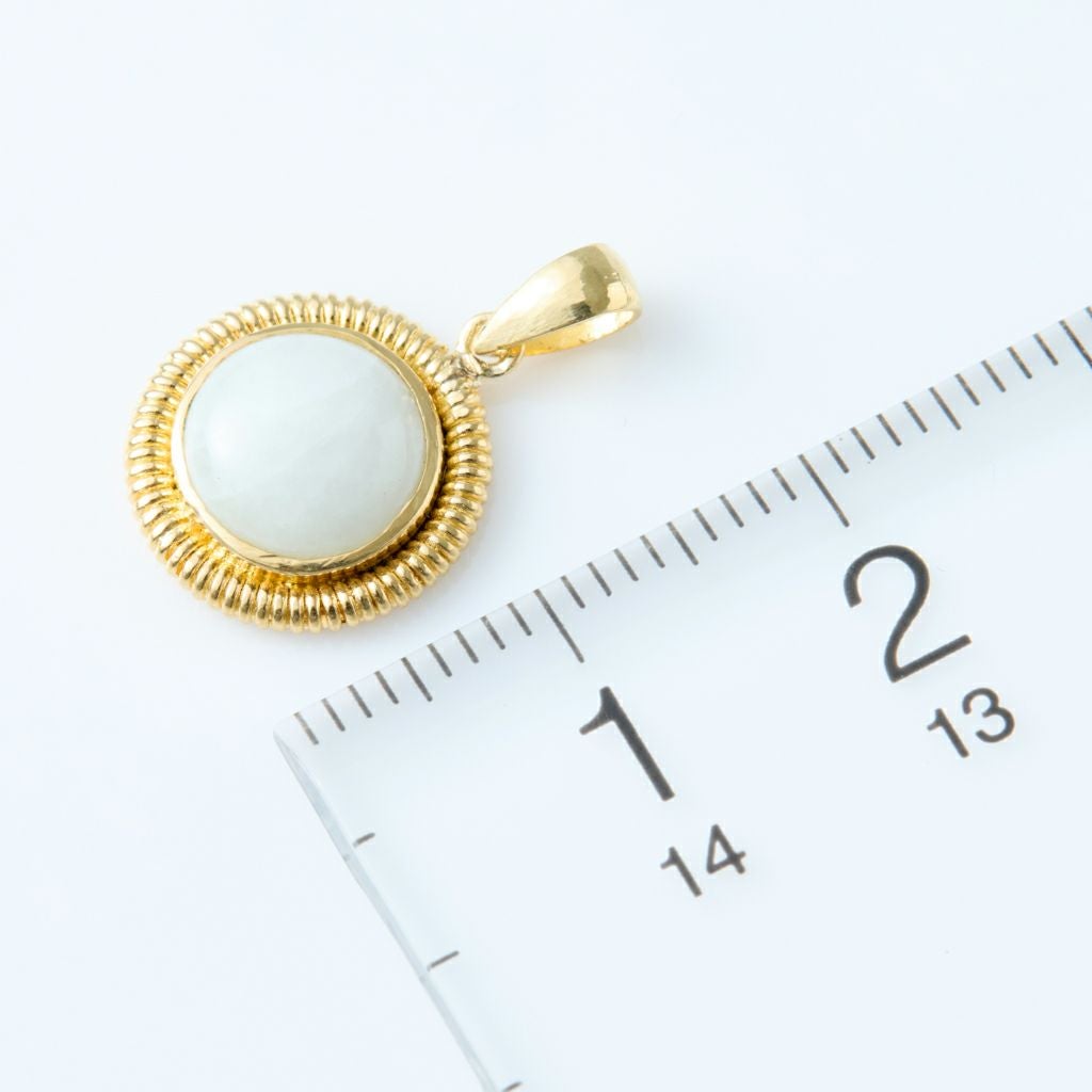 翡翠ペンダント