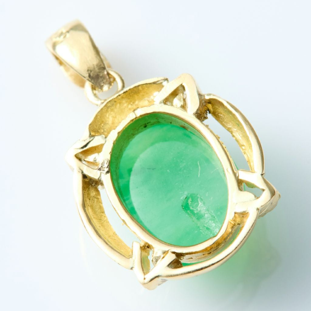 翡翠ペンダント