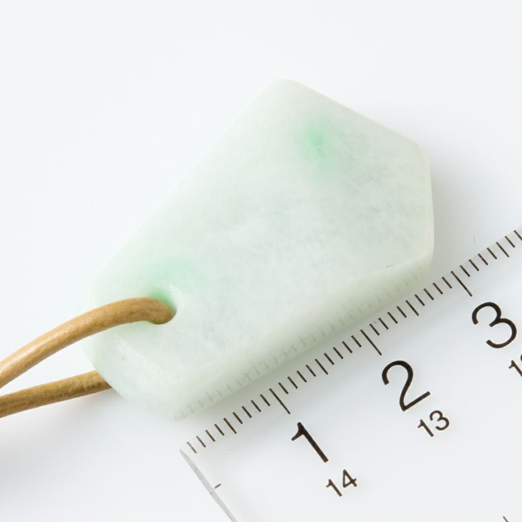 翡翠ペンダント