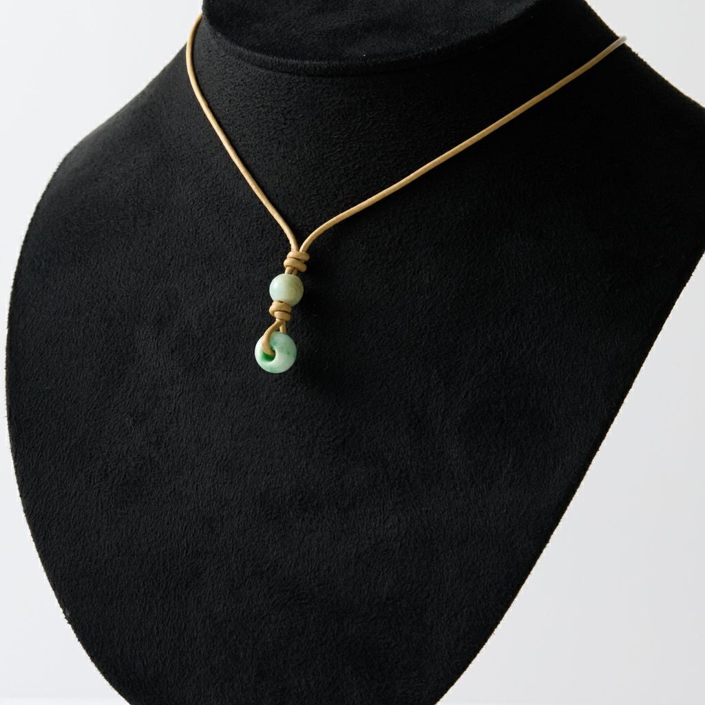 翡翠ペンダント