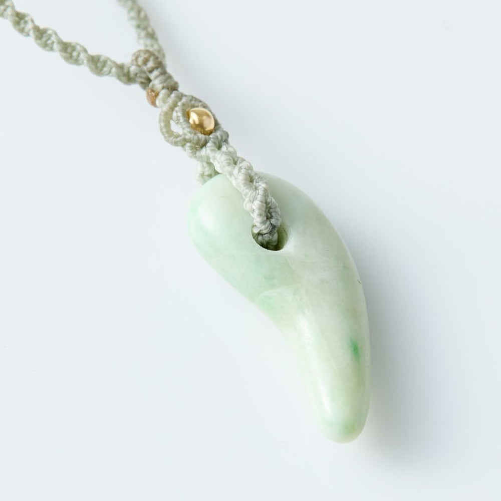 翡翠ペンダント