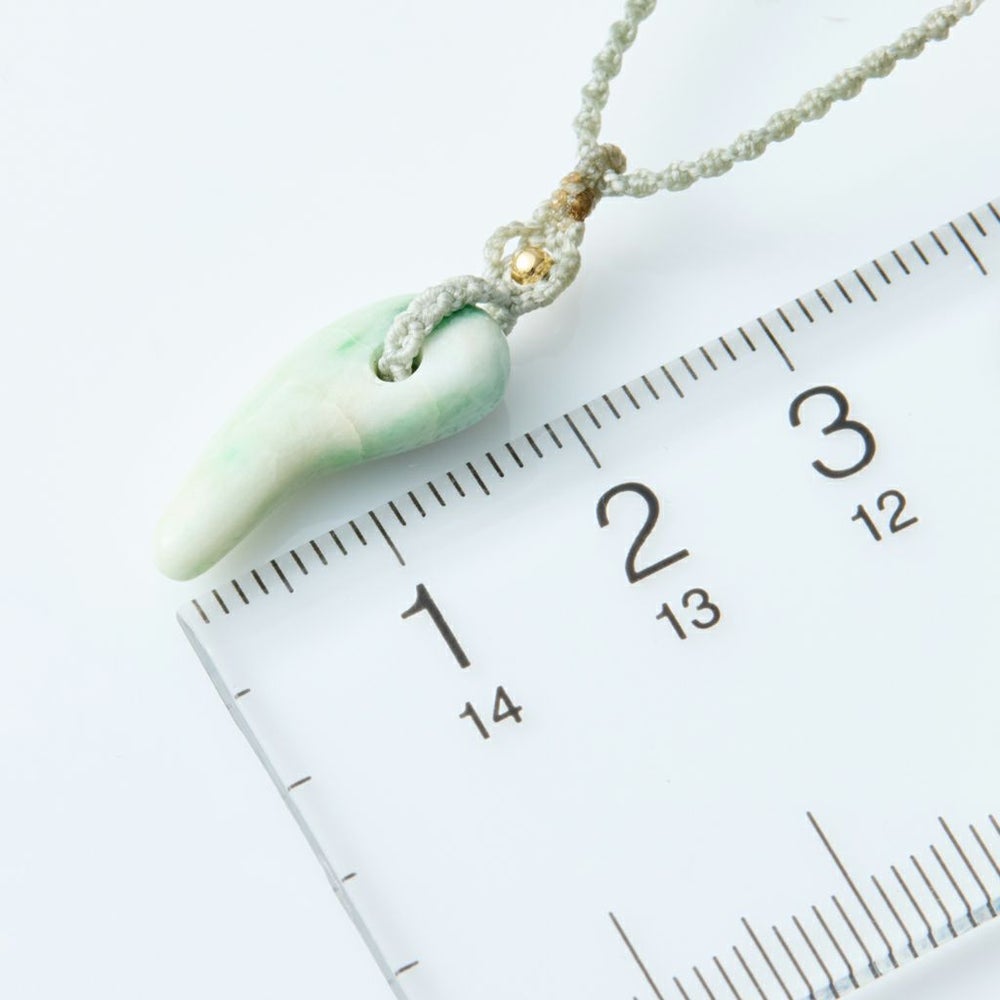 翡翠ペンダント