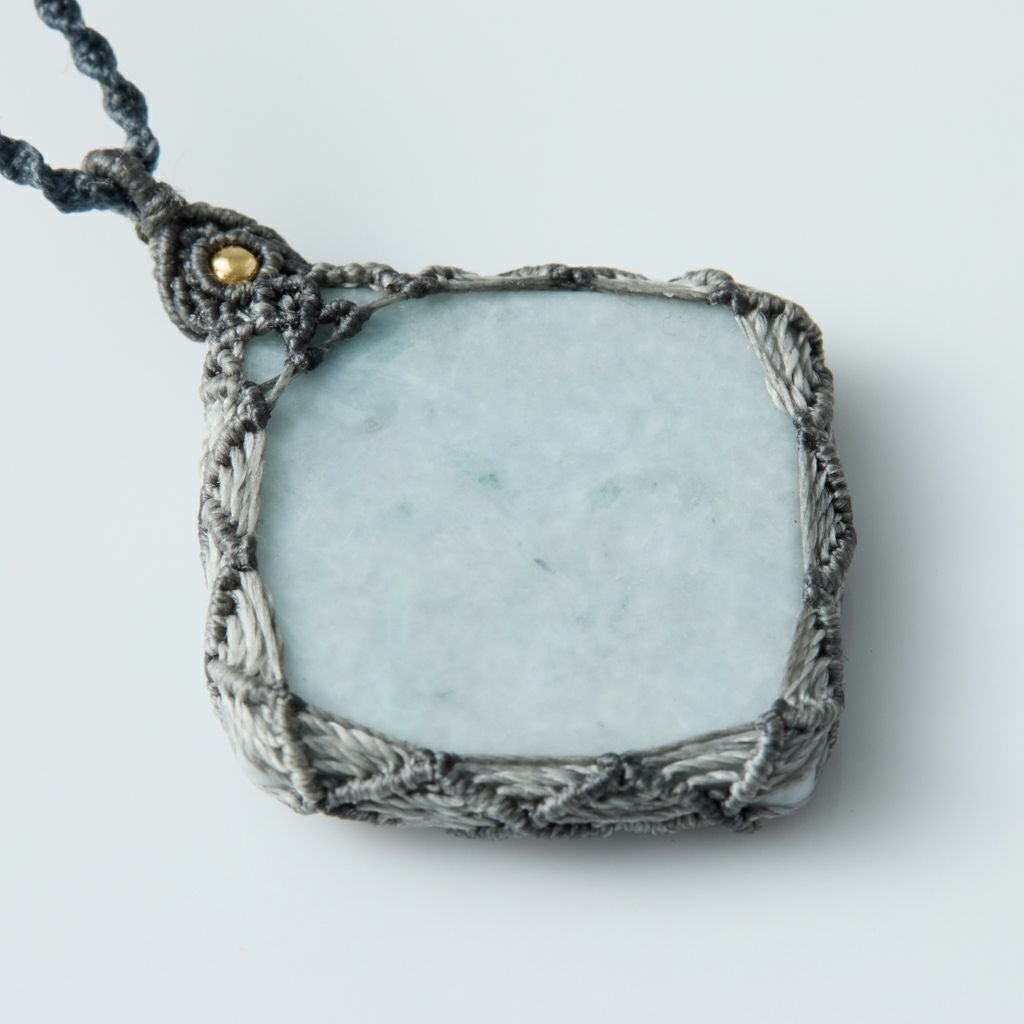 ペンダント／青色（入コン沢）ヒスイ | 糸魚川翡翠工房こたき