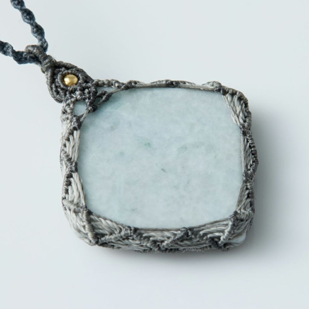 翡翠ペンダント