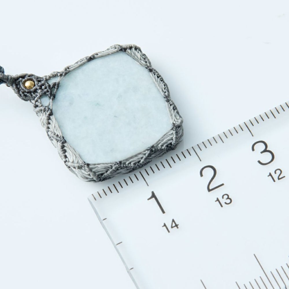 翡翠ペンダント