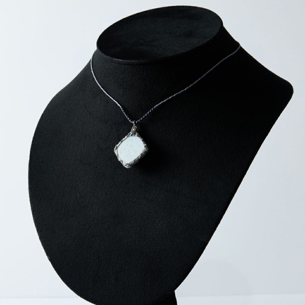 翡翠ペンダント