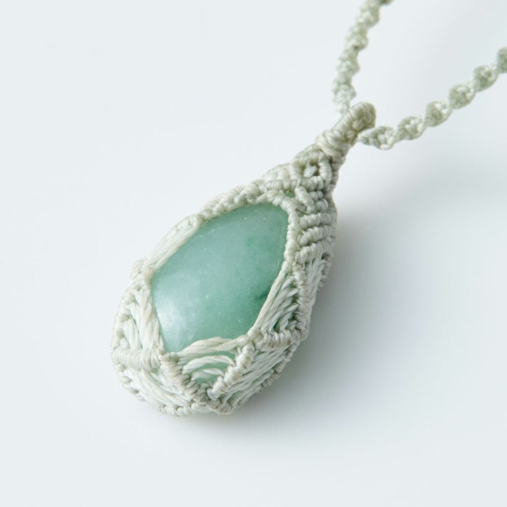 翡翠ペンダント