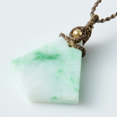 翡翠ペンダント