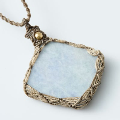 翡翠ペンダント