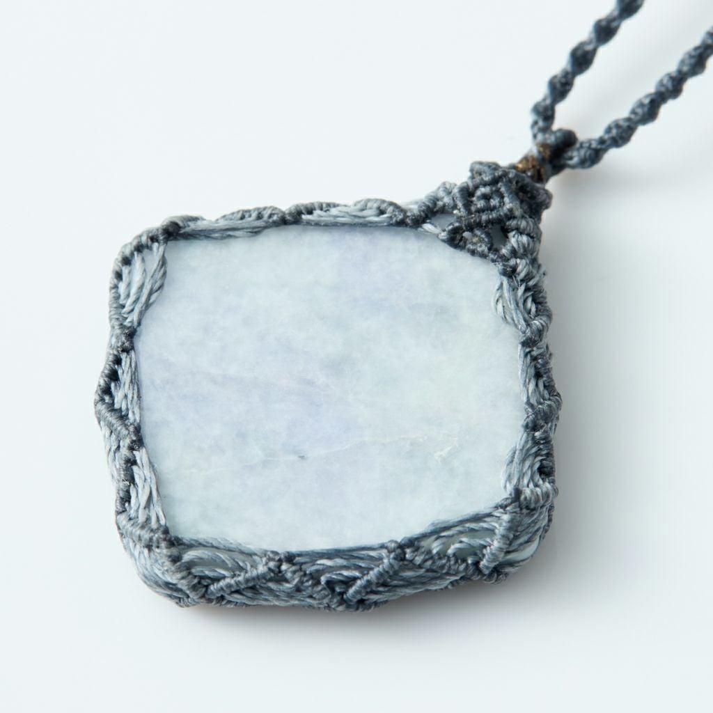 翡翠ペンダント