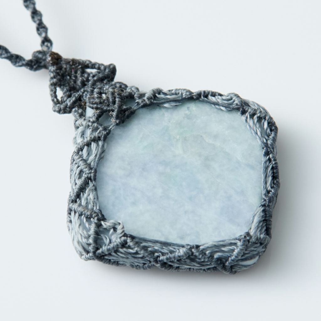 翡翠ペンダント