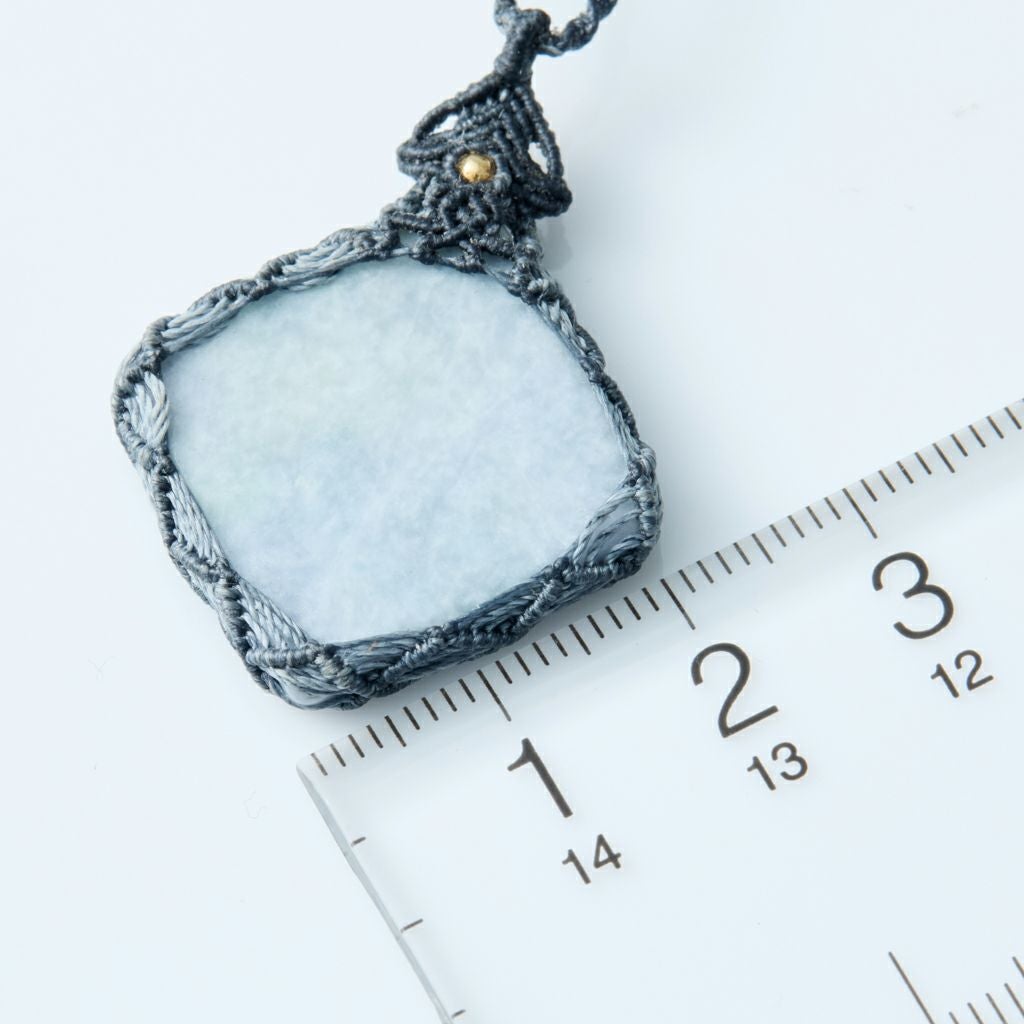 翡翠ペンダント