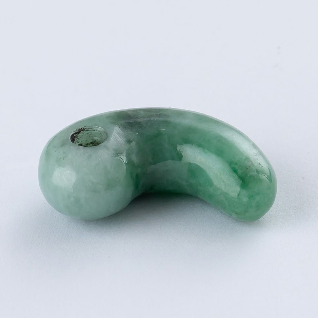 翡翠勾玉
