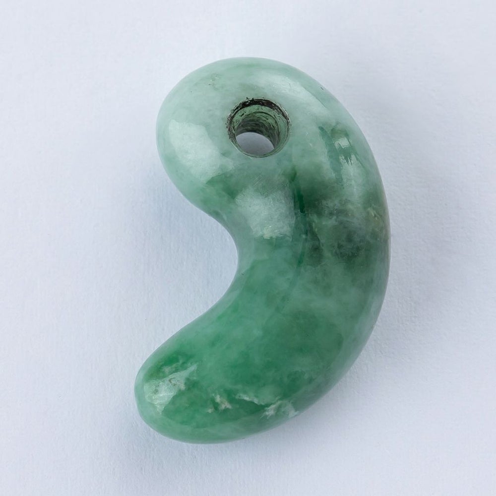 翡翠勾玉
