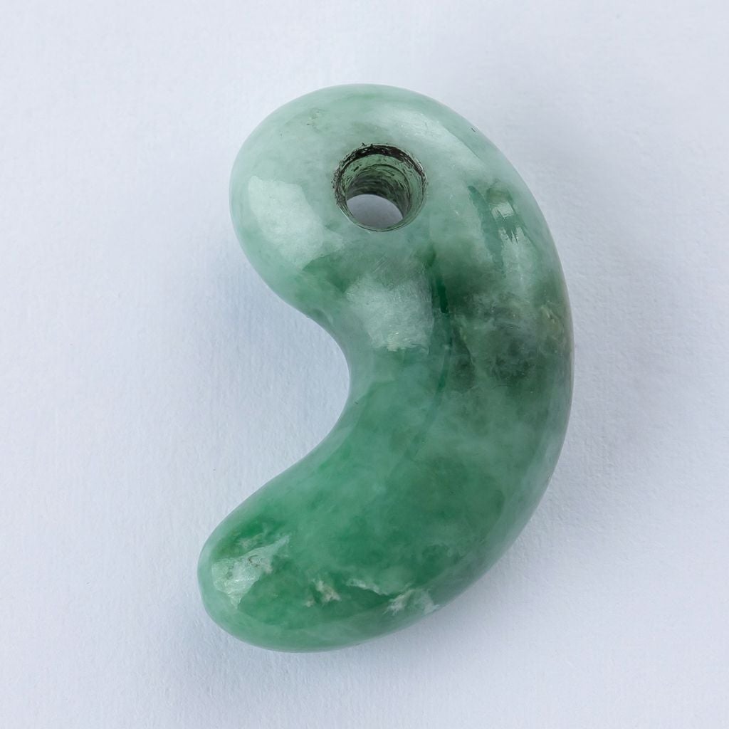 翡翠勾玉