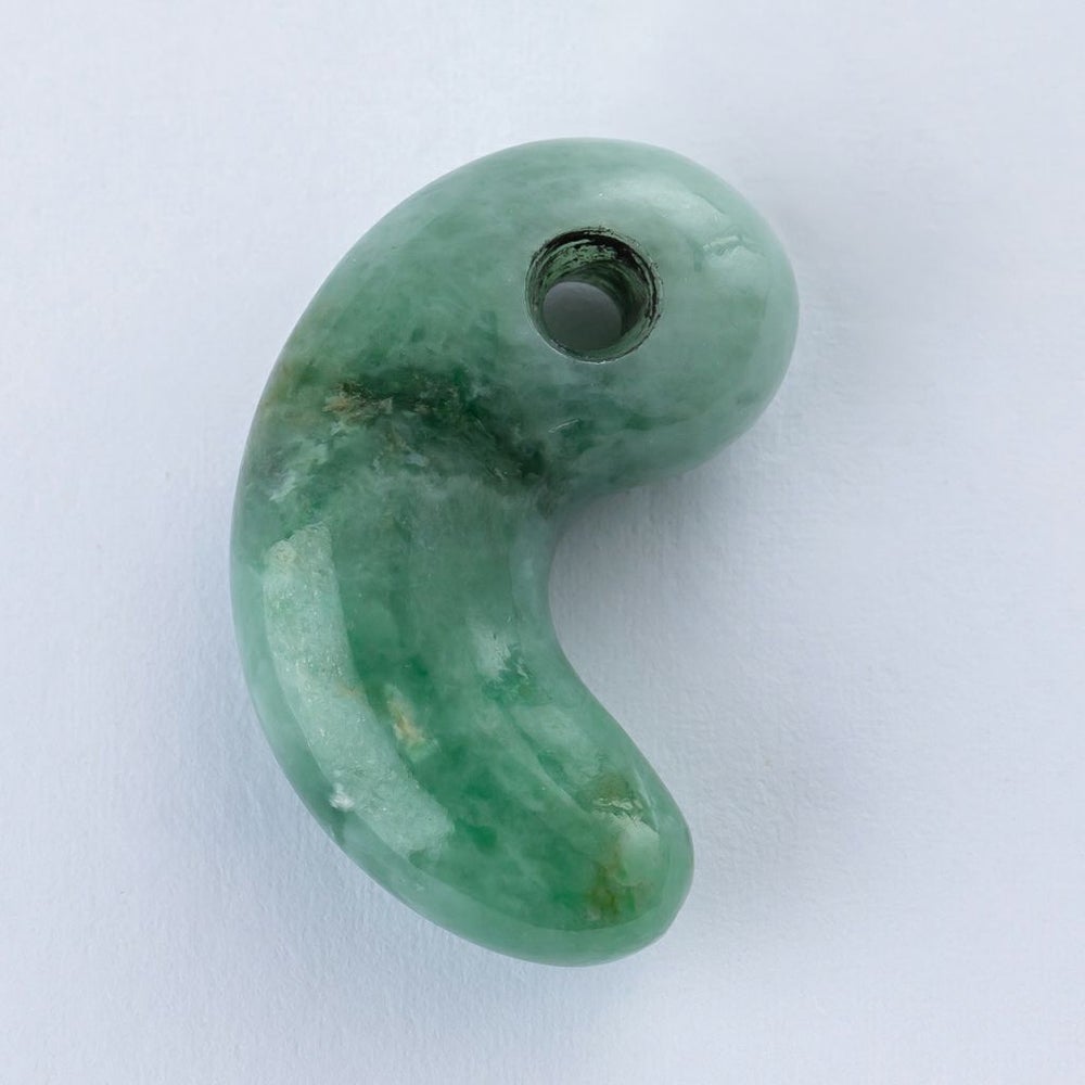 翡翠勾玉