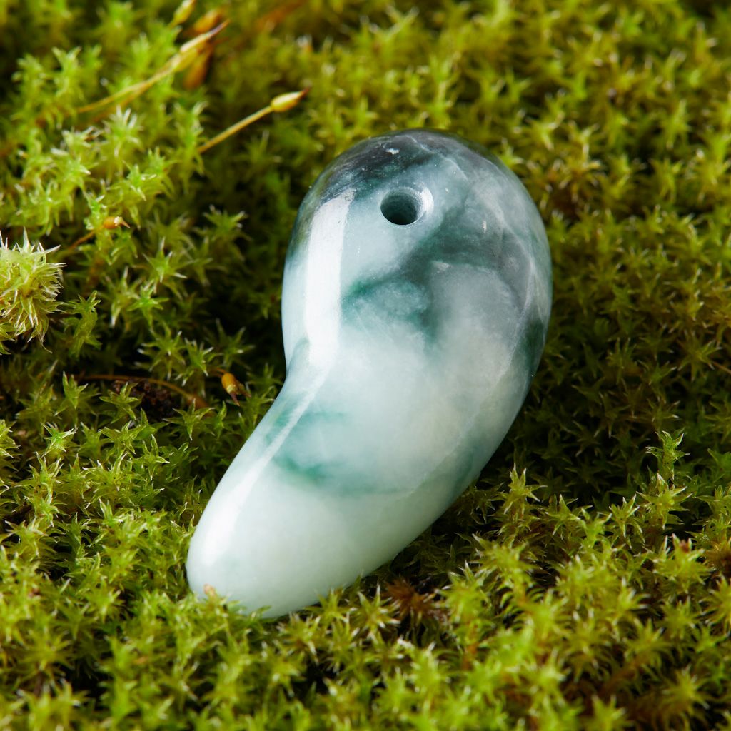 翡翠勾玉