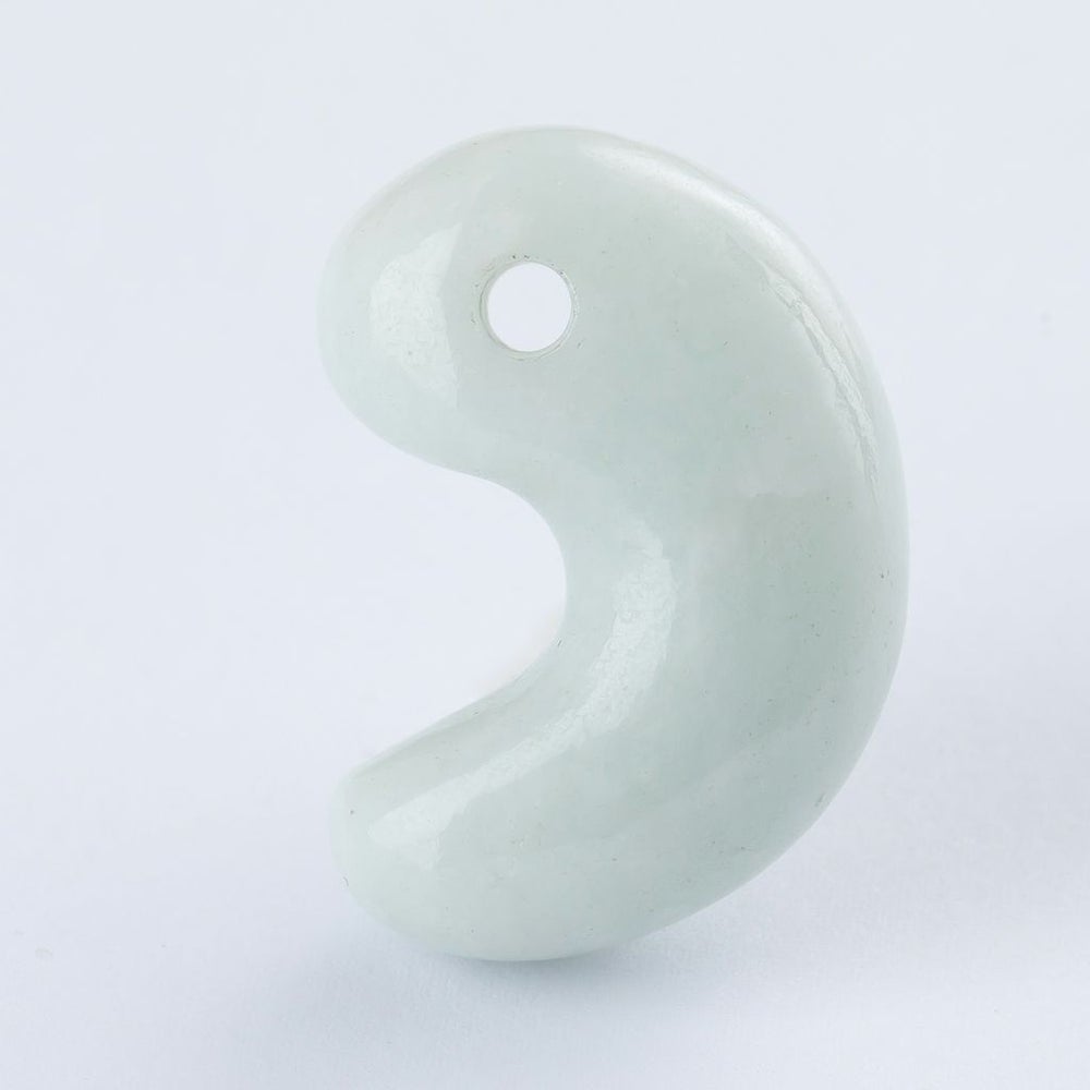 翡翠勾玉