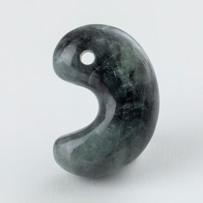 翡翠勾玉