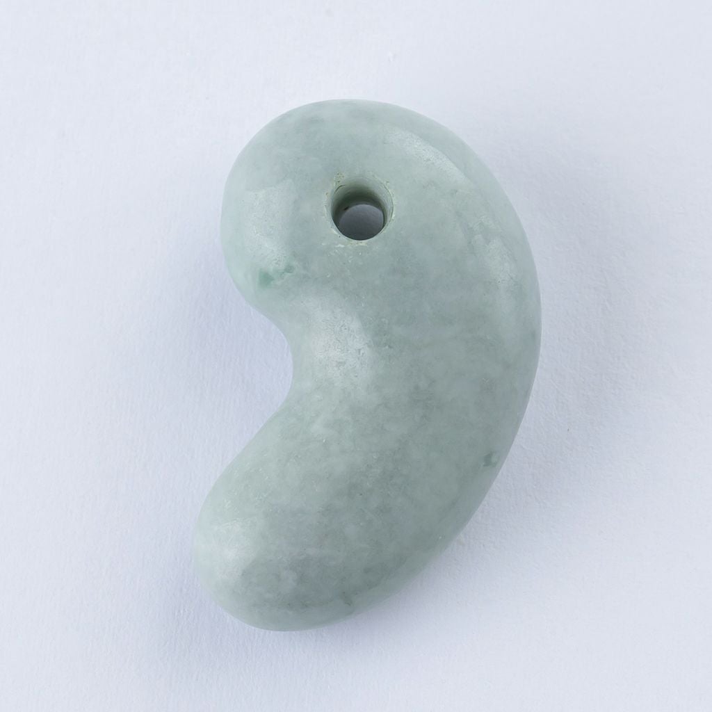翡翠勾玉