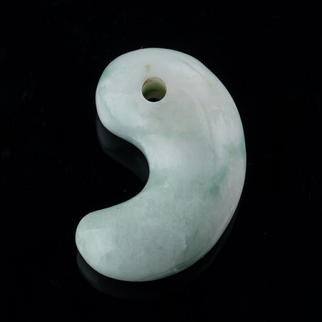 翡翠勾玉