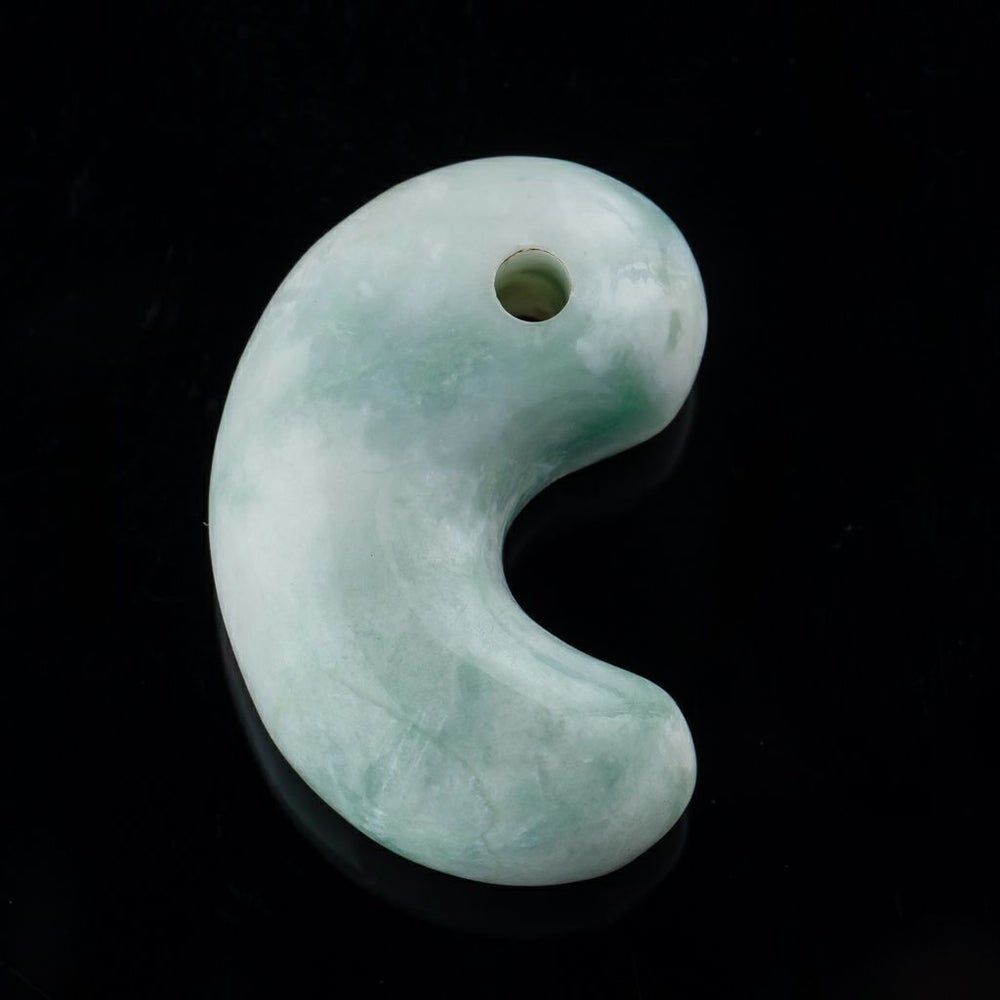 翡翠勾玉
