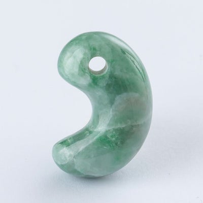 翡翠勾玉