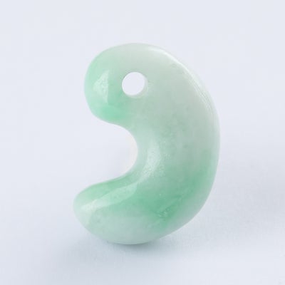 翡翠勾玉