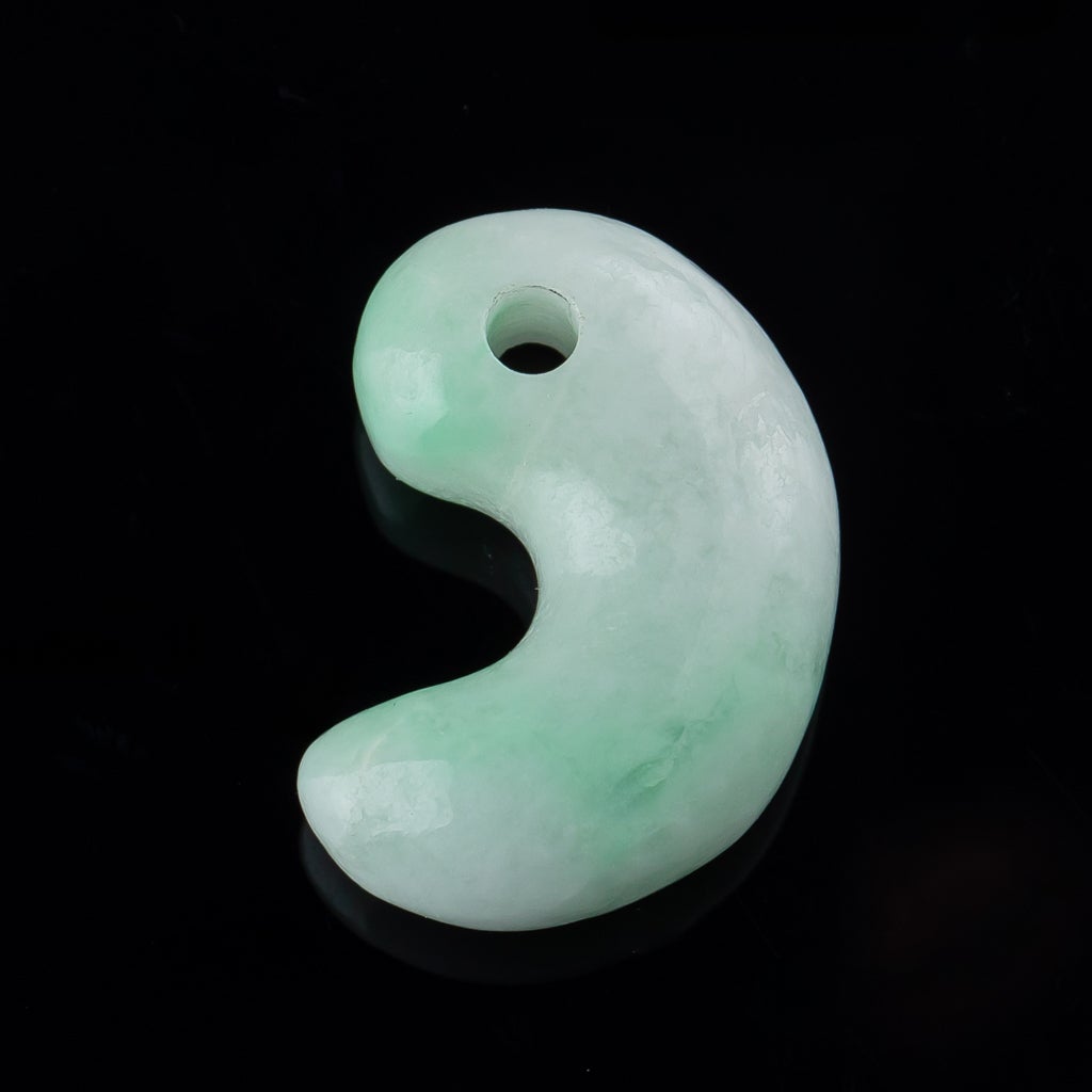 翡翠勾玉