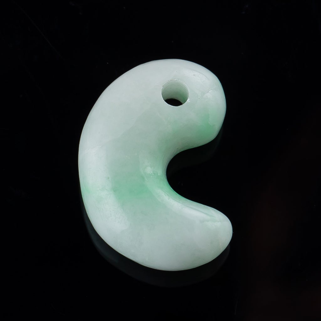 翡翠勾玉