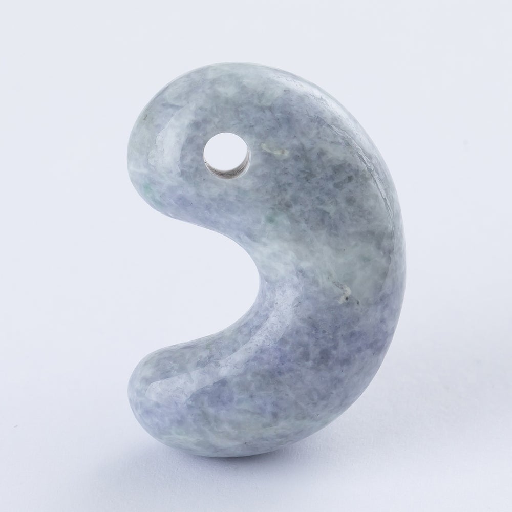 翡翠勾玉