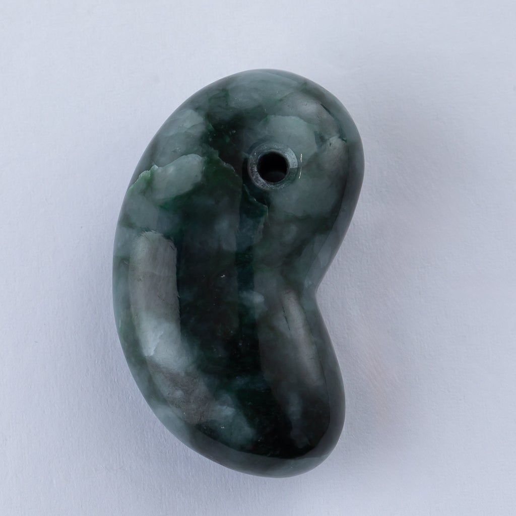翡翠勾玉