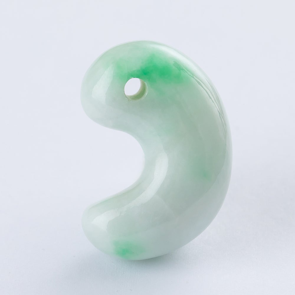 翡翠勾玉