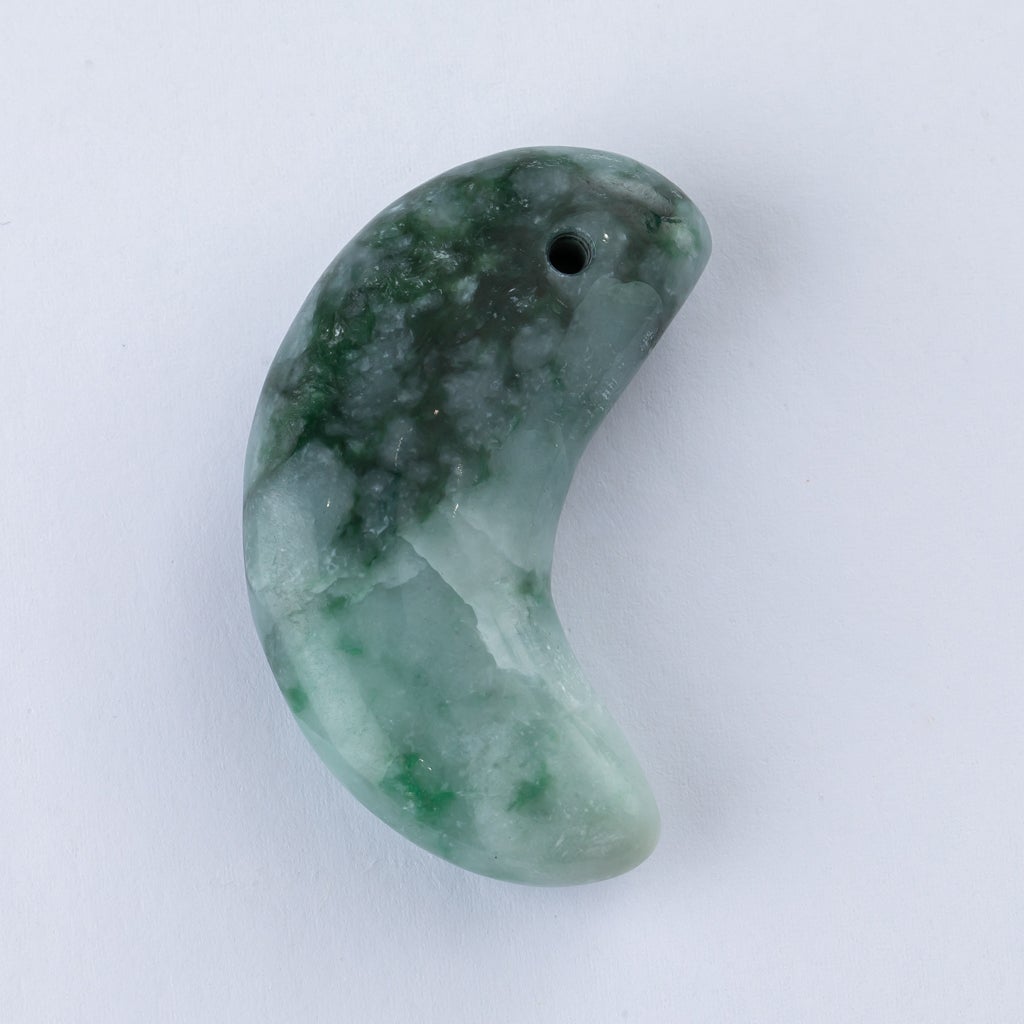 翡翠勾玉