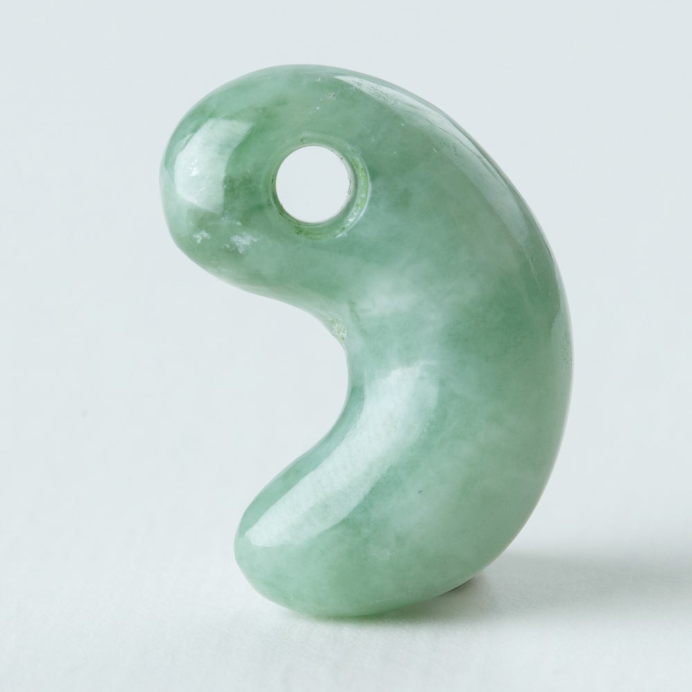 翡翠勾玉